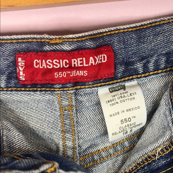 Levi Denim Cutoff Shorts 16s relaxed tapered cut. - Picture 2 of 5